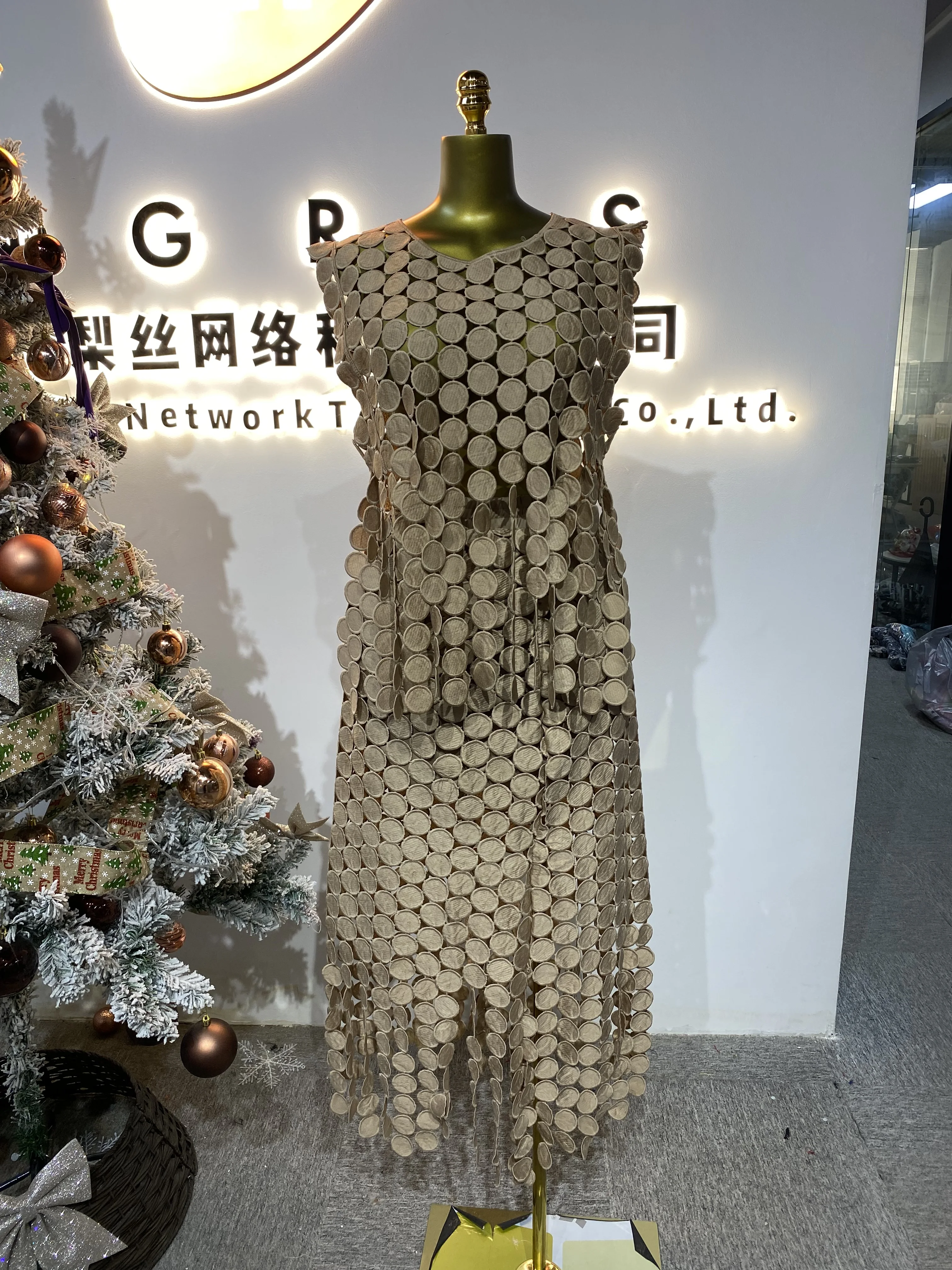 

New summer fashion evening dress with mature and elegant hollow round neckline and slit-GZMM081