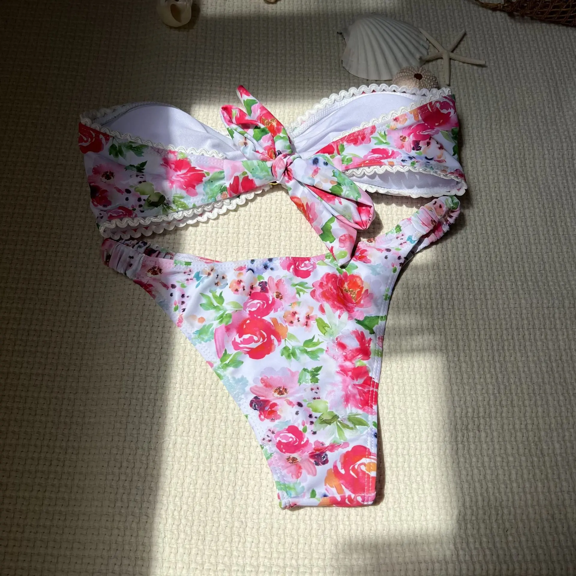 2024 Europa und die Vereinigten Staaten neue sexy florale Spitze Brust Split Badeanzug Badeanzug Bikini