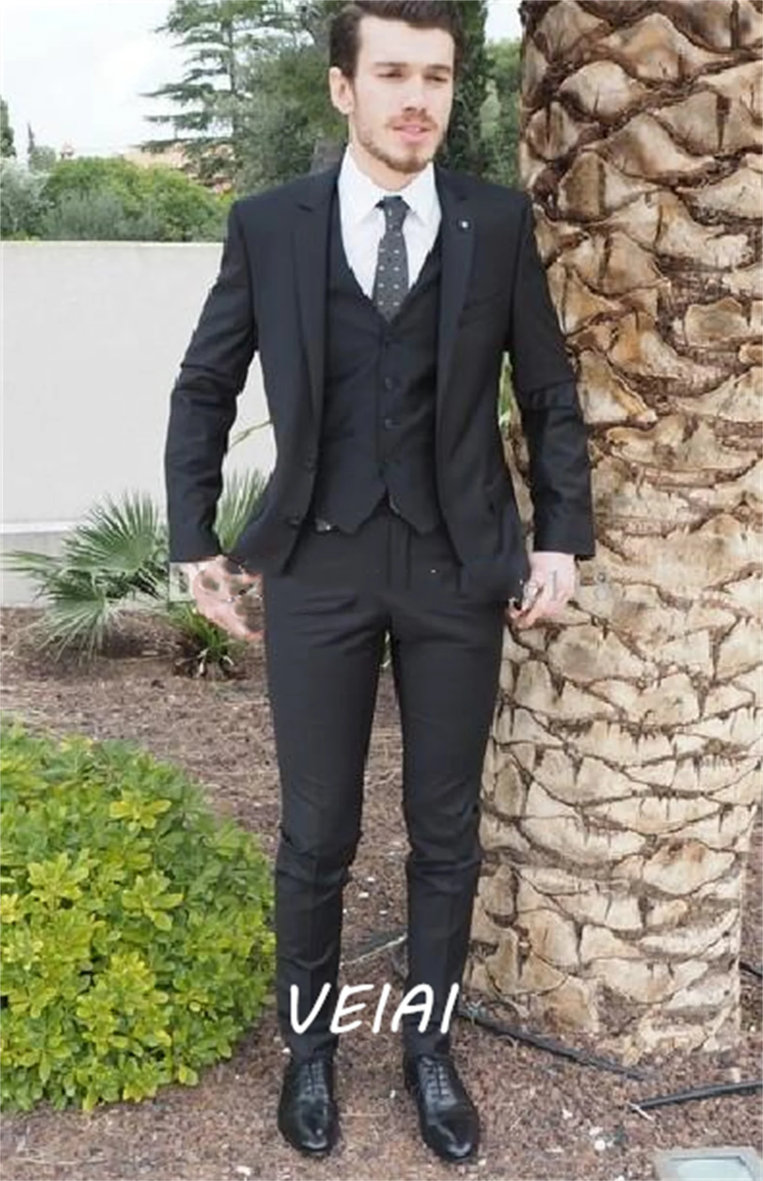 

Черные вечерние мужские костюмы из трех предметов по индивидуальному заказу, приталенный костюм с лацканами, мужские свадебные смокинги на заказ (куртка + брюки +