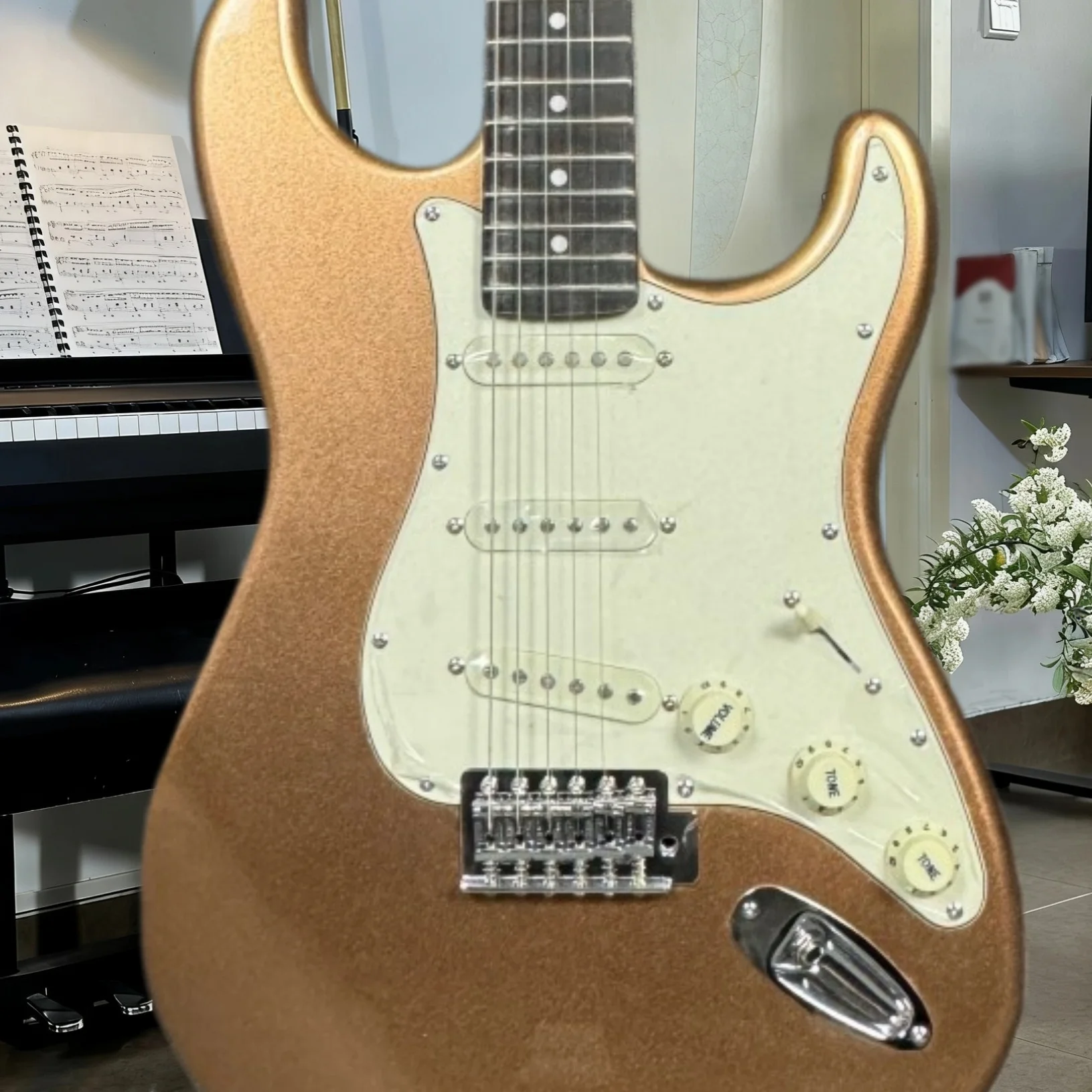 39InchSTSS Orange Silver Electric Guitar Rosewood Neck Mahogany Body 22Tone SSSPickup Adjustable Bridge Rock Music Free Shipping