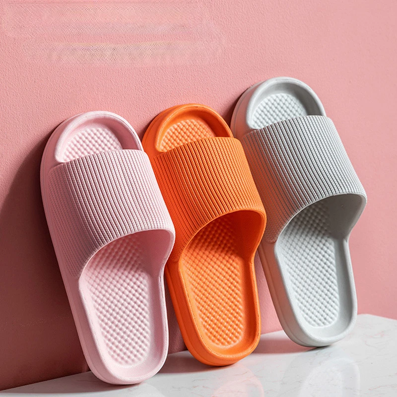 Zapatillas de casa de baño con plataforma gruesa para mujer, chanclas antideslizantes de verano 2024 con suela suave a la moda, tobogán de interior