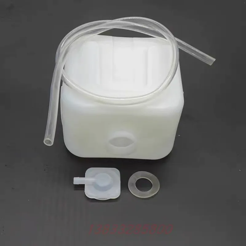 

5T057-25703 Auxiliary Kettle Water Tank Coolant tank For Kubota 488 588 688 758 Harvester replacement parts