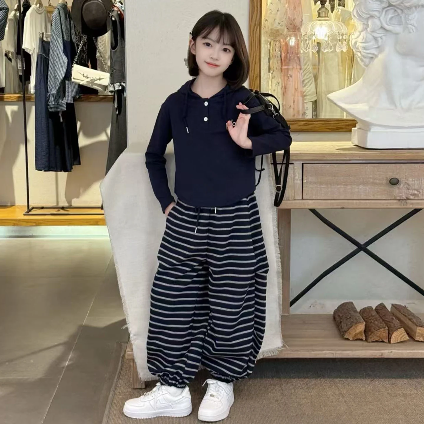 

Girls' Autumn Hooded Sweatshirt Set 2025 New Korean Style Trendy Medium and Large Kids Fashionable Cool Striped Lantern Pants