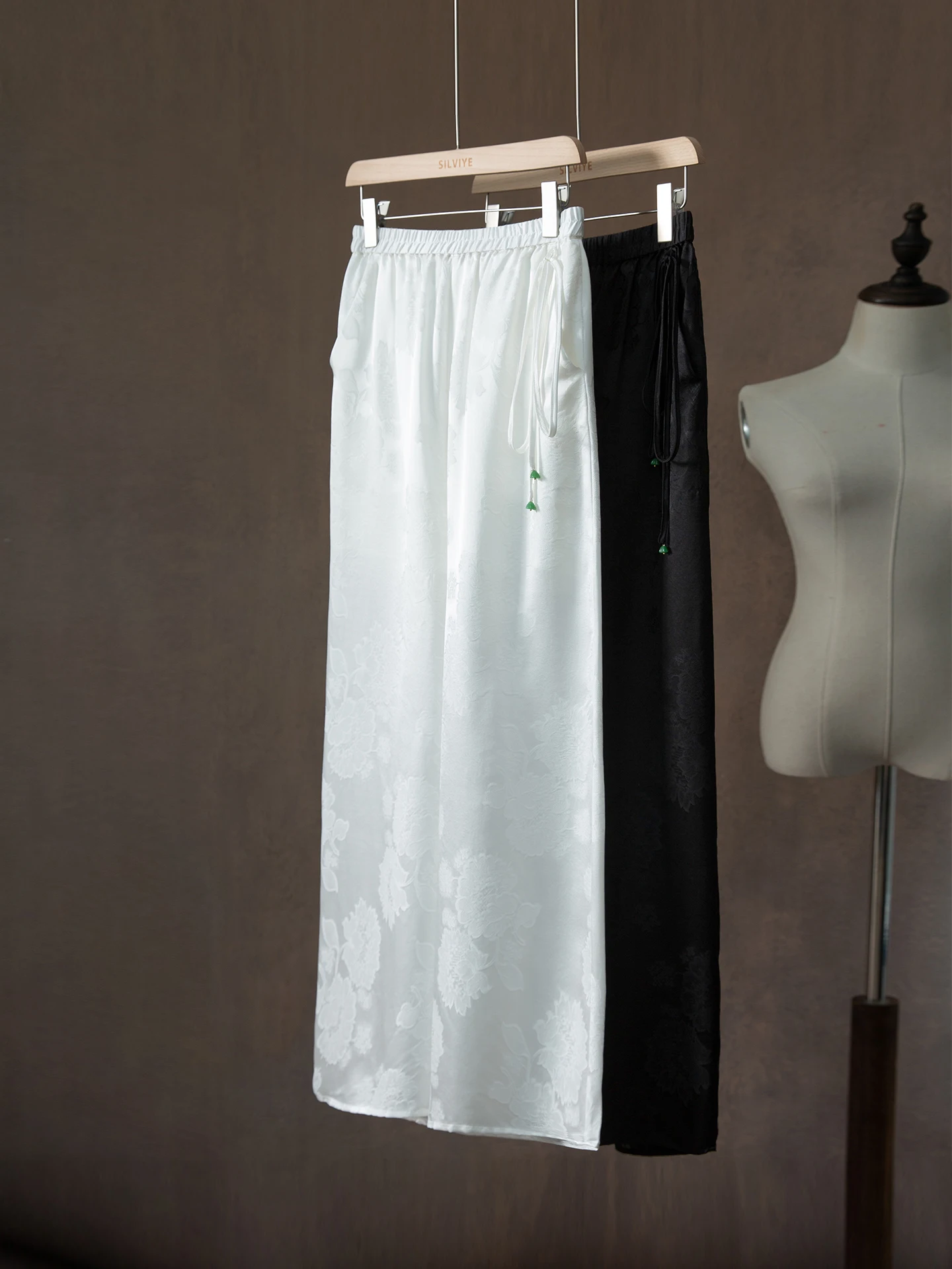 

Шелковые брюки с широкими штанинами, эластичной талией и поясом, прямые повседневные брюки с цветочной вышивкой, весенняя женская мода