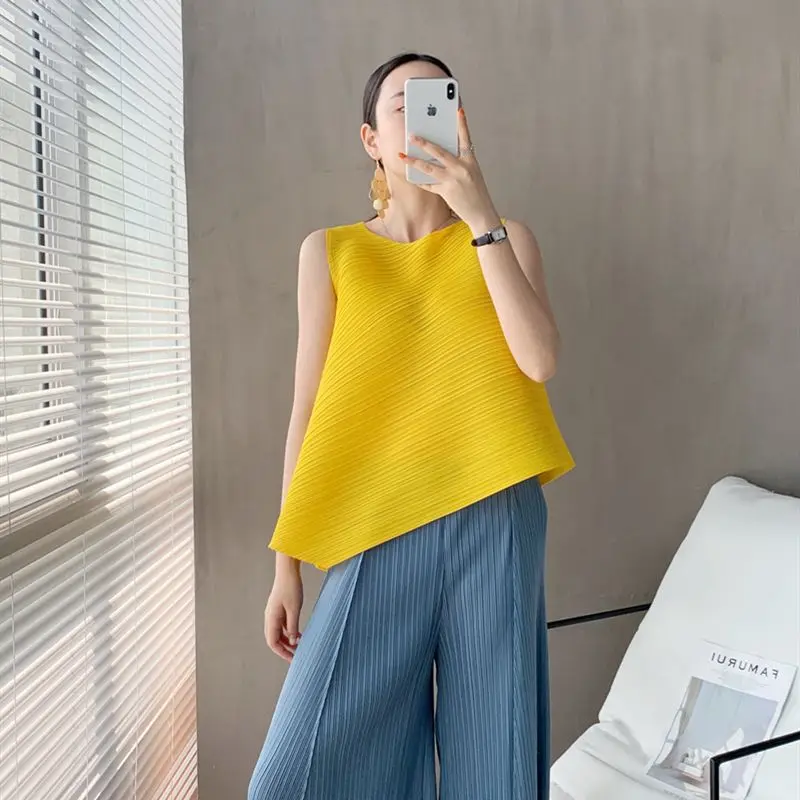 Pleated Elegant Sleeveless Solid Color T-shirt Women 2025 New Summer O-neck Irregular Loose Top Women Niche Clothes A750