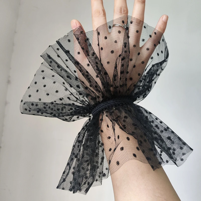 Polsini da polso con volant decorativi in pizzo a rete elastica con maniche finte rimovibili in tulle a pois neri per abito da sposa da sposa
