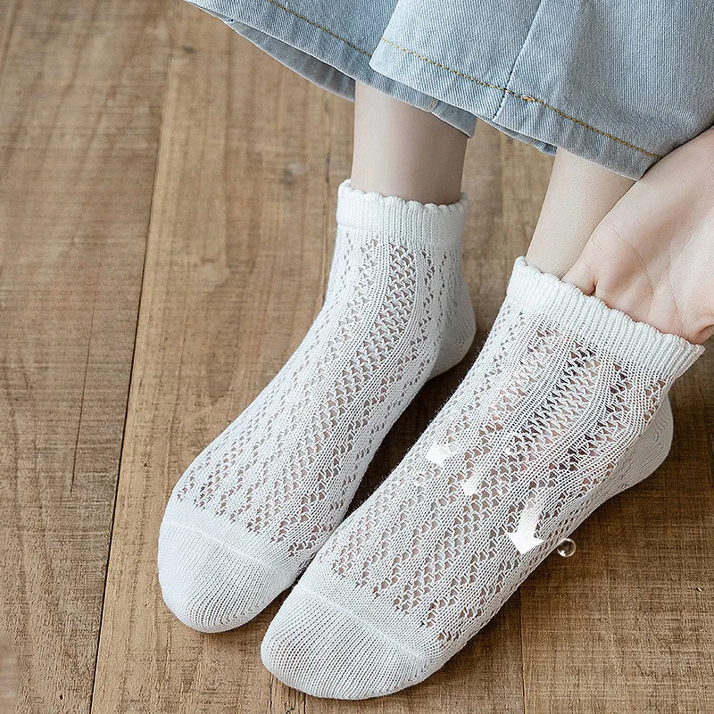 Fashionable Summer Soft Short Socks for Women Thin Mesh Sock Breathable Feature Sweet Hollow Out Design White Lace Ankle Socks