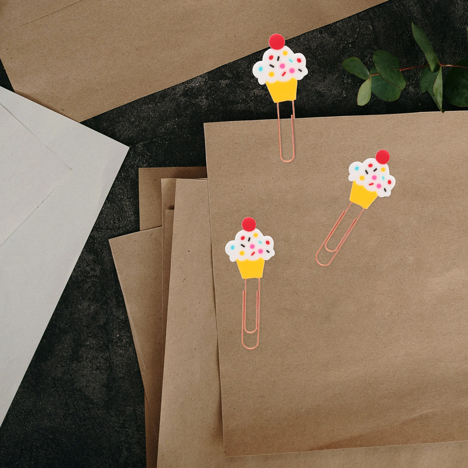 

20pcs Cartoon Cake Paper Clips Cute Fruit Shaped Office Supplies Binder Clips Multifunctional Wood Plastic Paperclips For