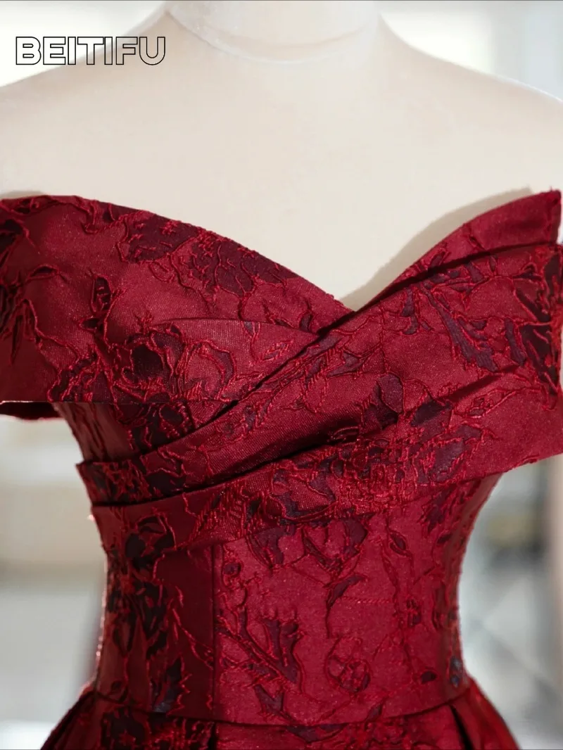 Abiti da sera da donna personalizzati 2025 con spalle scoperte Abito da ballo per banchetti senza maniche con lacci Elegante abito da festa vintage Abiti