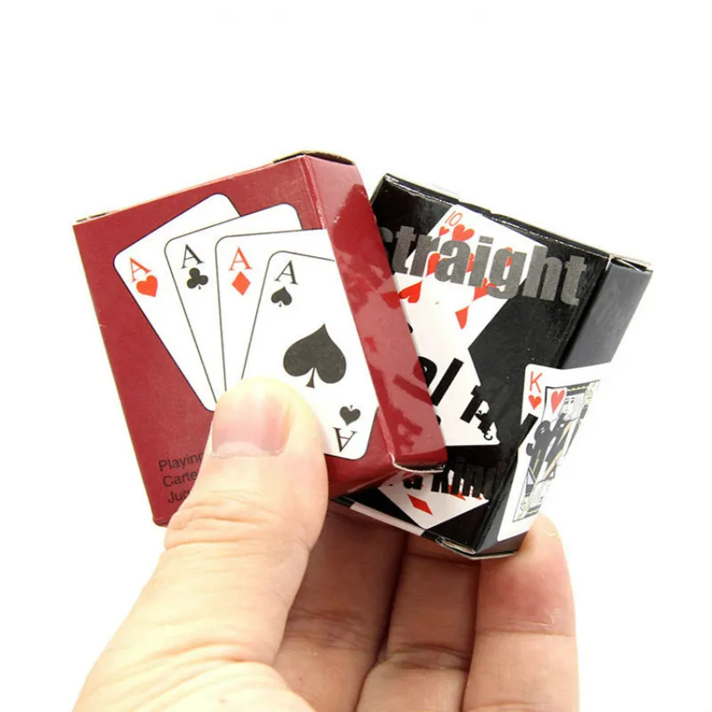 Neue Mini süße Poker karten-Spiel-kreatives Kinder geschenk-Outdoor-Kletter reise zubehör-5.3*3,8 cm