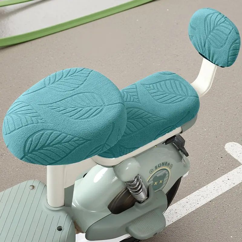 غطاء مقعد الدراجة الكهربائية شتاء دافئ الفانيلا Sunproof تنفس عدم الانزلاق غطاء مقعد دراجة نارية العالمي