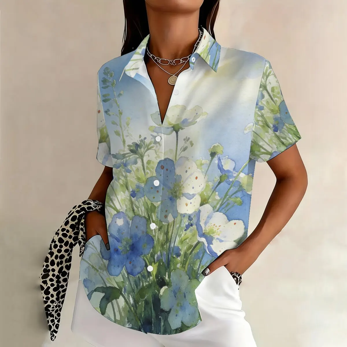 

Женская рубашка больших размеров с акварельным цветочным принтом и короткими рукавами, натуральный и свободный крой, идеально подходит для отпуска, прогулок и торжественных мероприятий