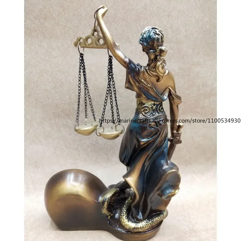 

Balance Goddess Watch Figurine Ornaments Furniture Bar Decoration Imitation Bronze Resin Crafts