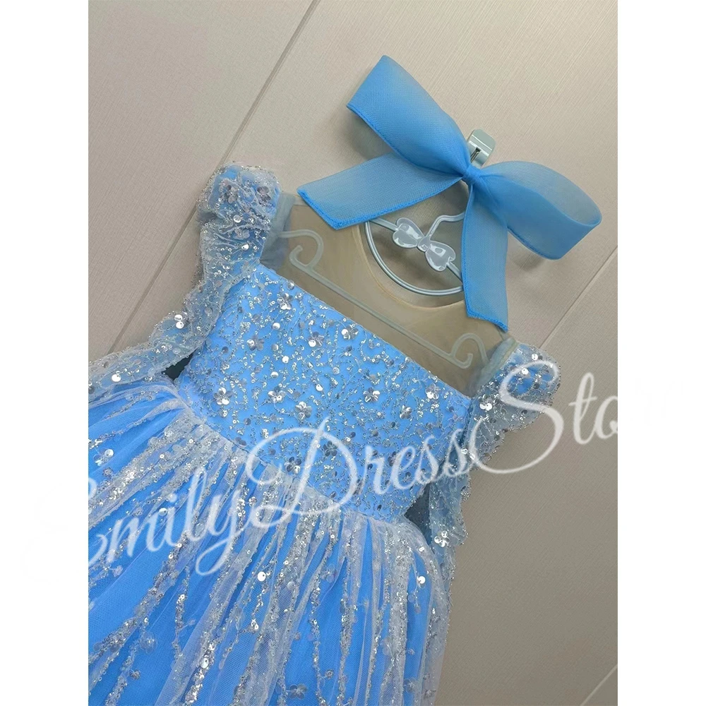 ที่กําหนดเองสีชมพูดอกไม้สาวชุดสําหรับงานแต่งงาน Sequins Puffy Shining เข่าความยาวเด็กวันเกิดประกวด First Communion Ball Gown