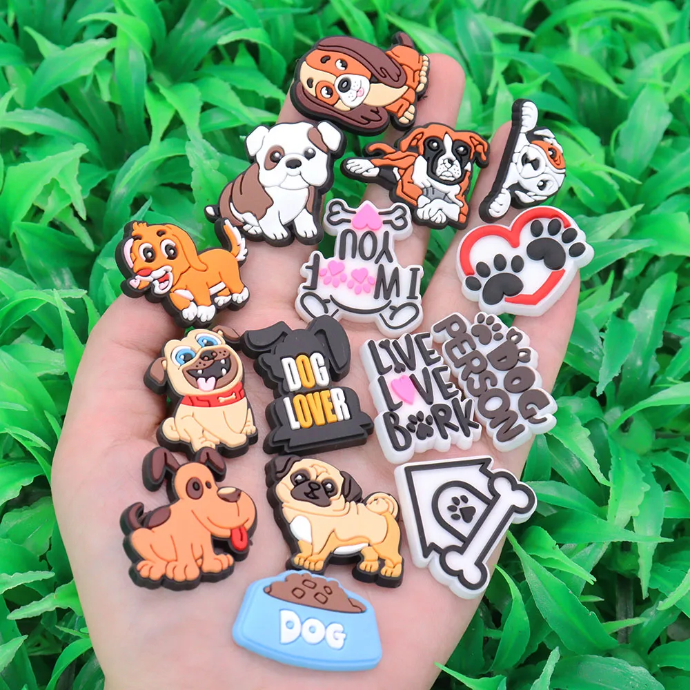 Mix 50 szt. PVC Croc Charms Kawaii zwierzę miłośnik psów osoba Woof Food sandały z kory miłości dekoracja butów imprezowe prezenty bożonarodzeniowe dla dzieci