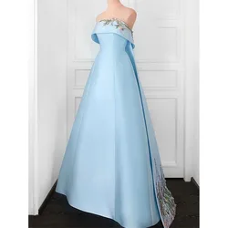 Fashion A-line Strapless Evening Dress Exquisite Floor Length Embroidery Satin Prom Dress Customize Special Occasions 2024