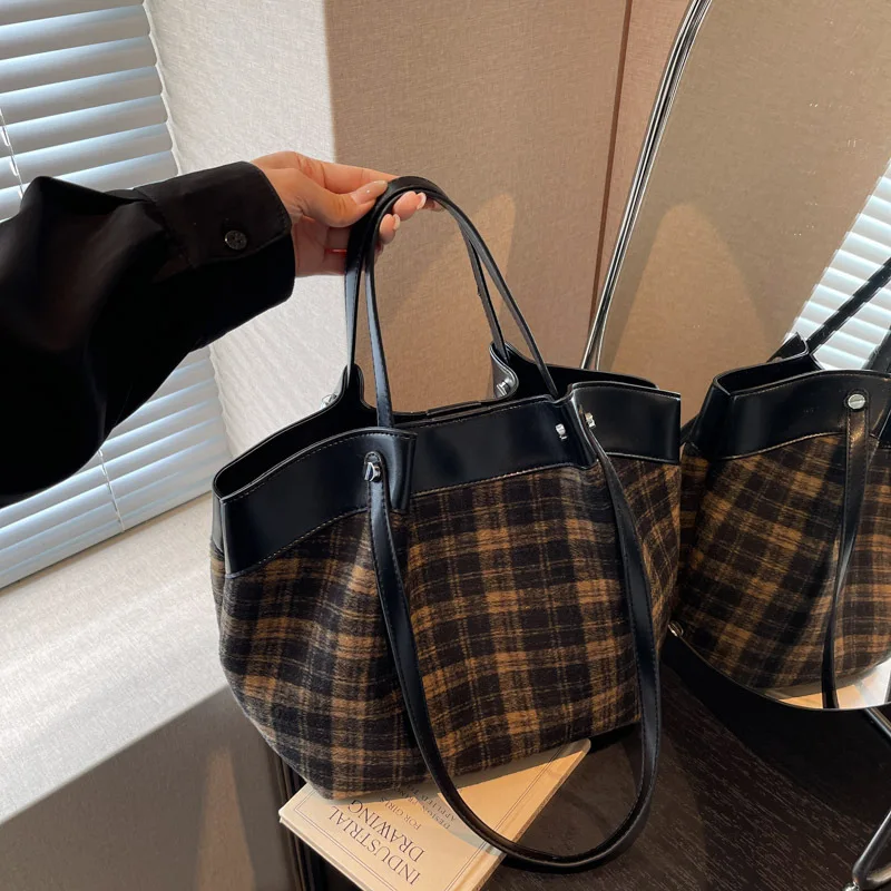 

2025 Autumn Plaid Tote Bag, Vintage Top Handle Purse for Women, Niche Shoulder Crossbody, Spacious Day to Night Bag