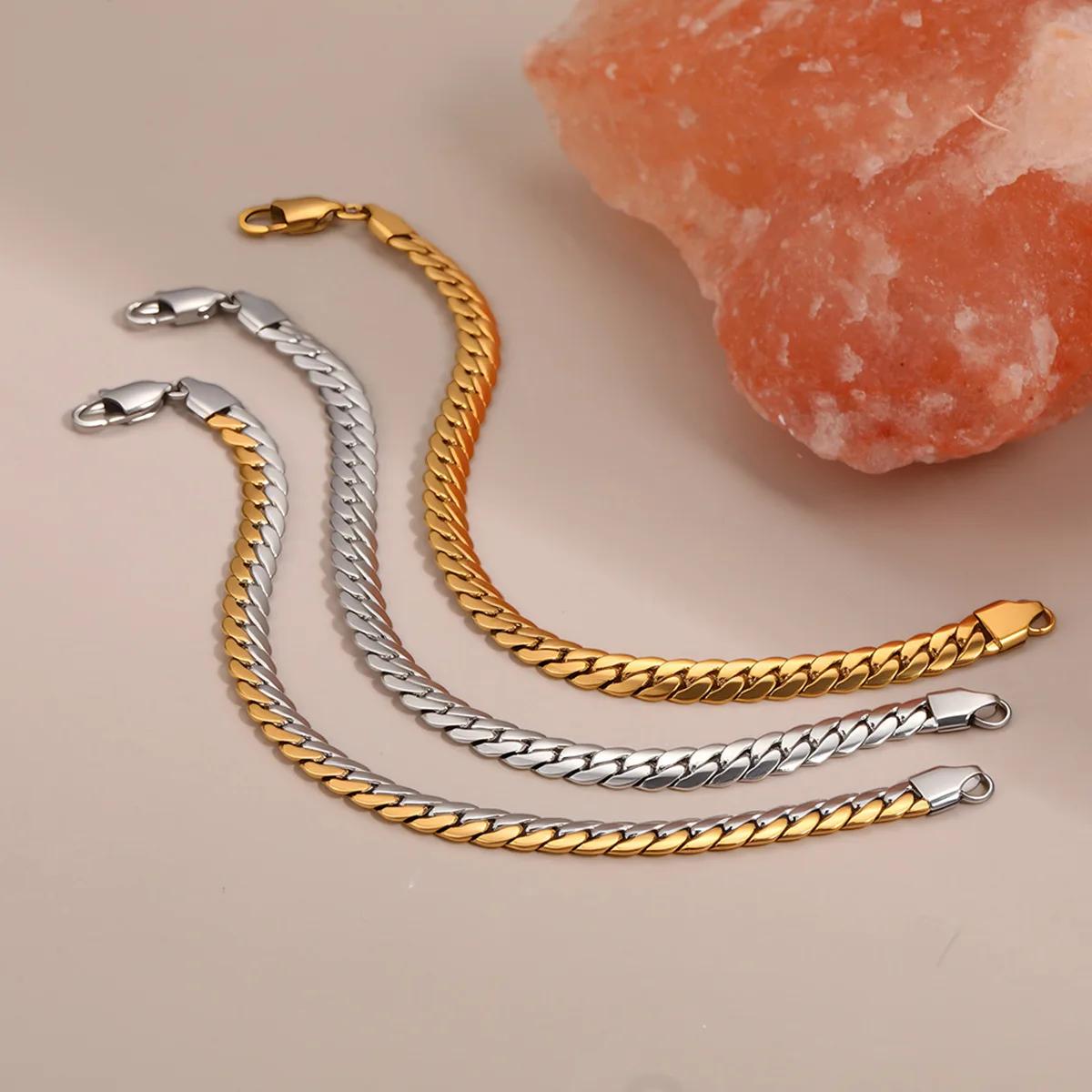 Foreign trade new snake bone chain bracelet fashion temperament versatile holiday jewelry anniversary gift