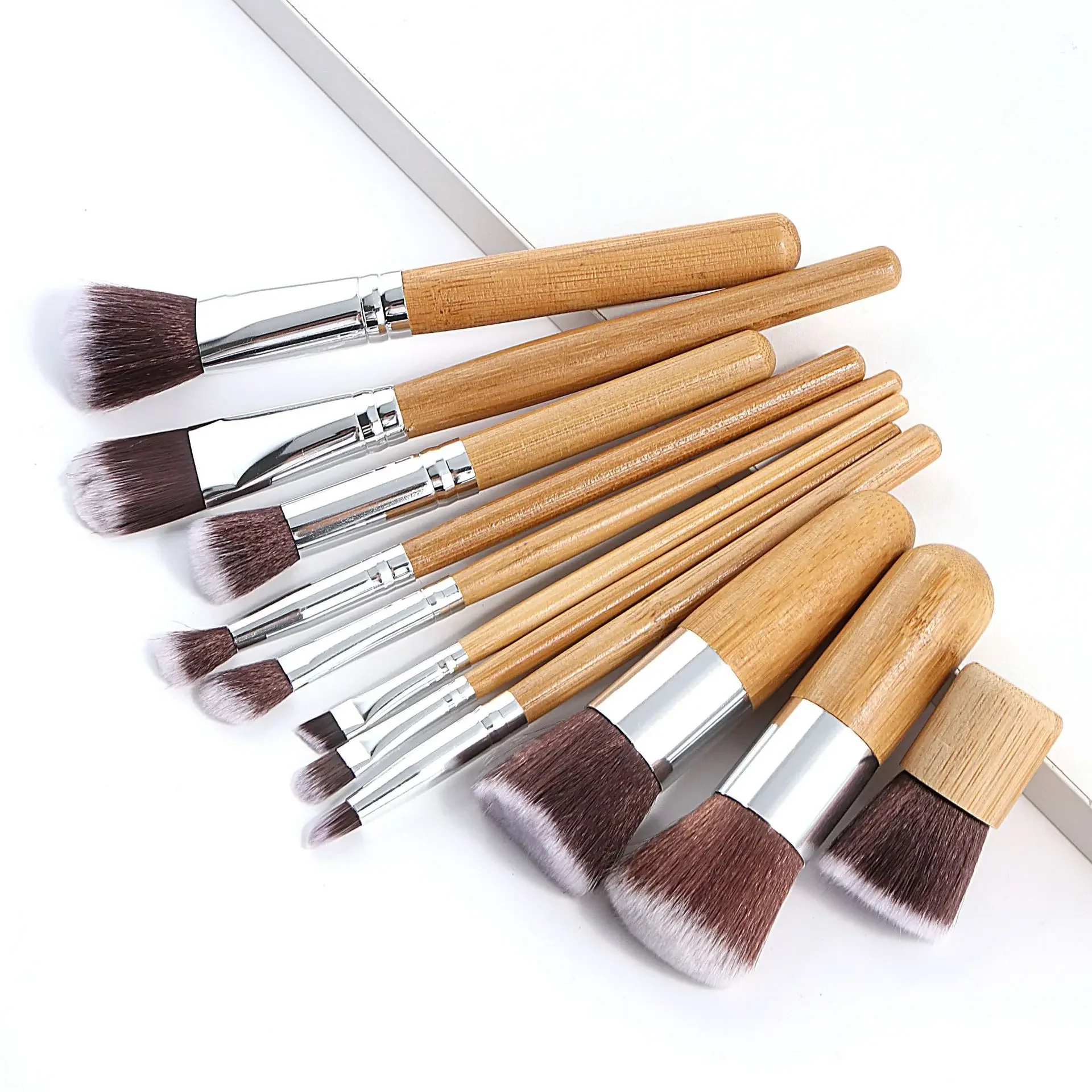 

Short Handle Natural New Bamboo rhyme styles Makeup Brushes Bamboo Handle Hair Makeup Brush No Logo Private label brush set
