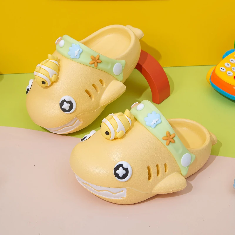 New Summer Children Clogs Cute Cartoon Outdoor Soft Sole Non-Slip Shoes EVA Baby Shark Cartoon Sandals For Boys And Girls