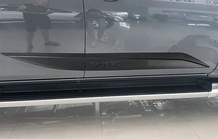 

Для Isuzu D-MAX DMAX 2021 2022 2023, черная боковая дверь из АБС-пластика, боковая защита, накладка, декоративные полоски, украшение, Стайлинг автомобиля