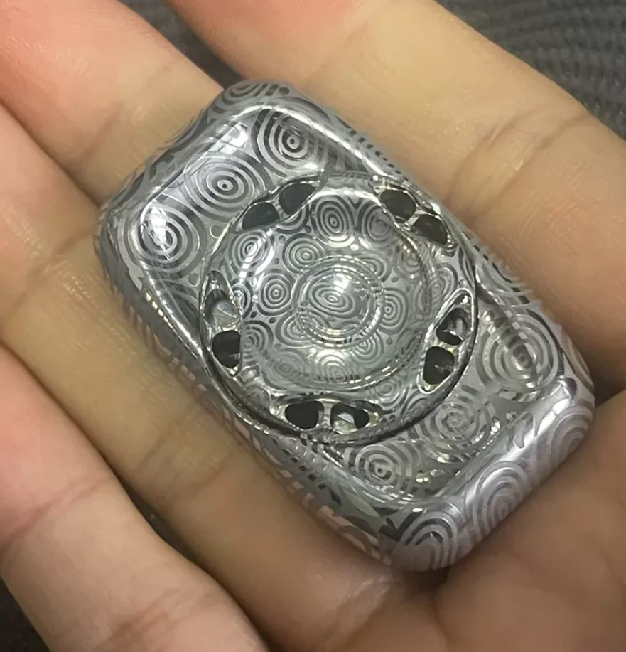 Used EDC Ark UNIVERSE gyroscope Damascus Spinner Fingertip Gyroscope Decompression Toys