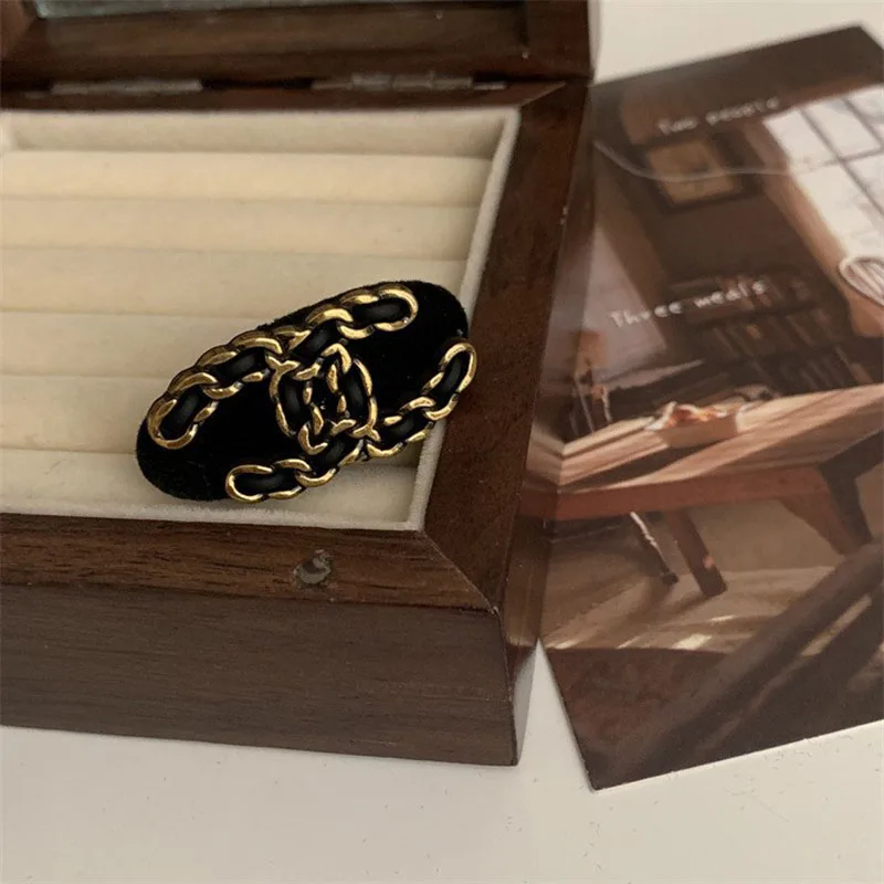 2026 سلسلة معدنية جديدة مزدوجة C مشبك قبضة بلوري مشبك سمك القرش ملحقات شعر نسائية مشبك حافة مشبك شعر حلقة شعر