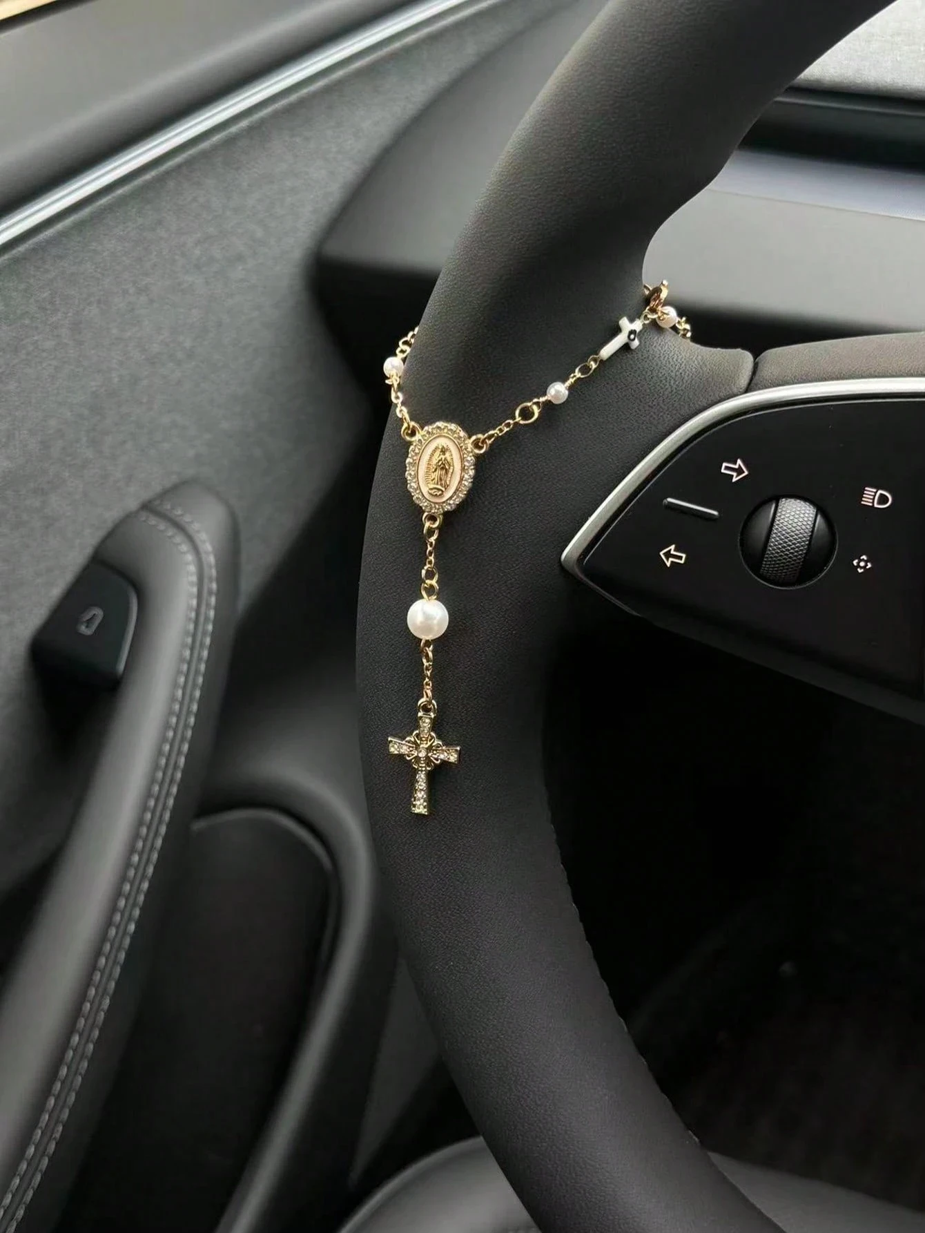 1 Steering Wheel Bead Pendant | Car Pendant Accessories | Car Pendant | Unique and Fashionable Car Pendant Decoration
