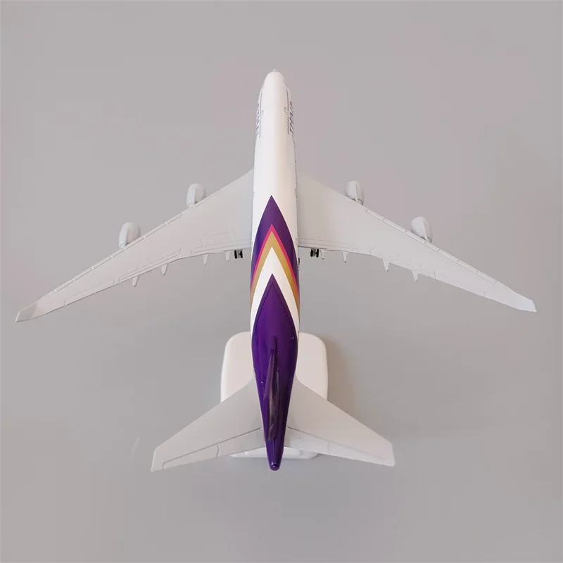 20 cm modelvliegtuig Thailand Air Thai B747 Airlines Boeing 747 Airways gegoten metaallegering vliegtuigmodelvliegtuigen met wielen