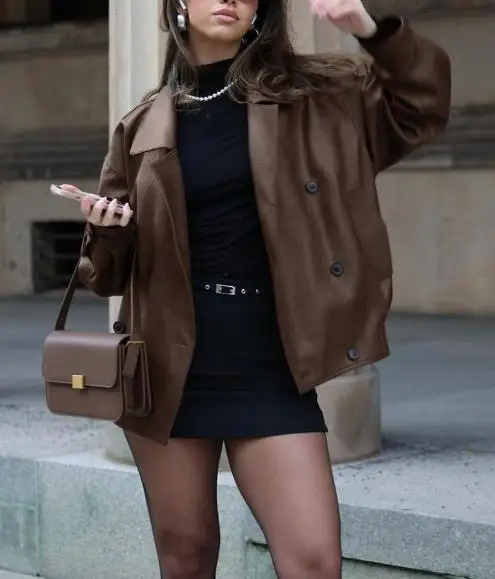 Jaket Kulit Longgar Kerah Setelan Temperamen Retro Jaket Kulit Longgar Kerah Mode Jalanan Tinggi Warna Polos Wanita Baru Musim Gugur