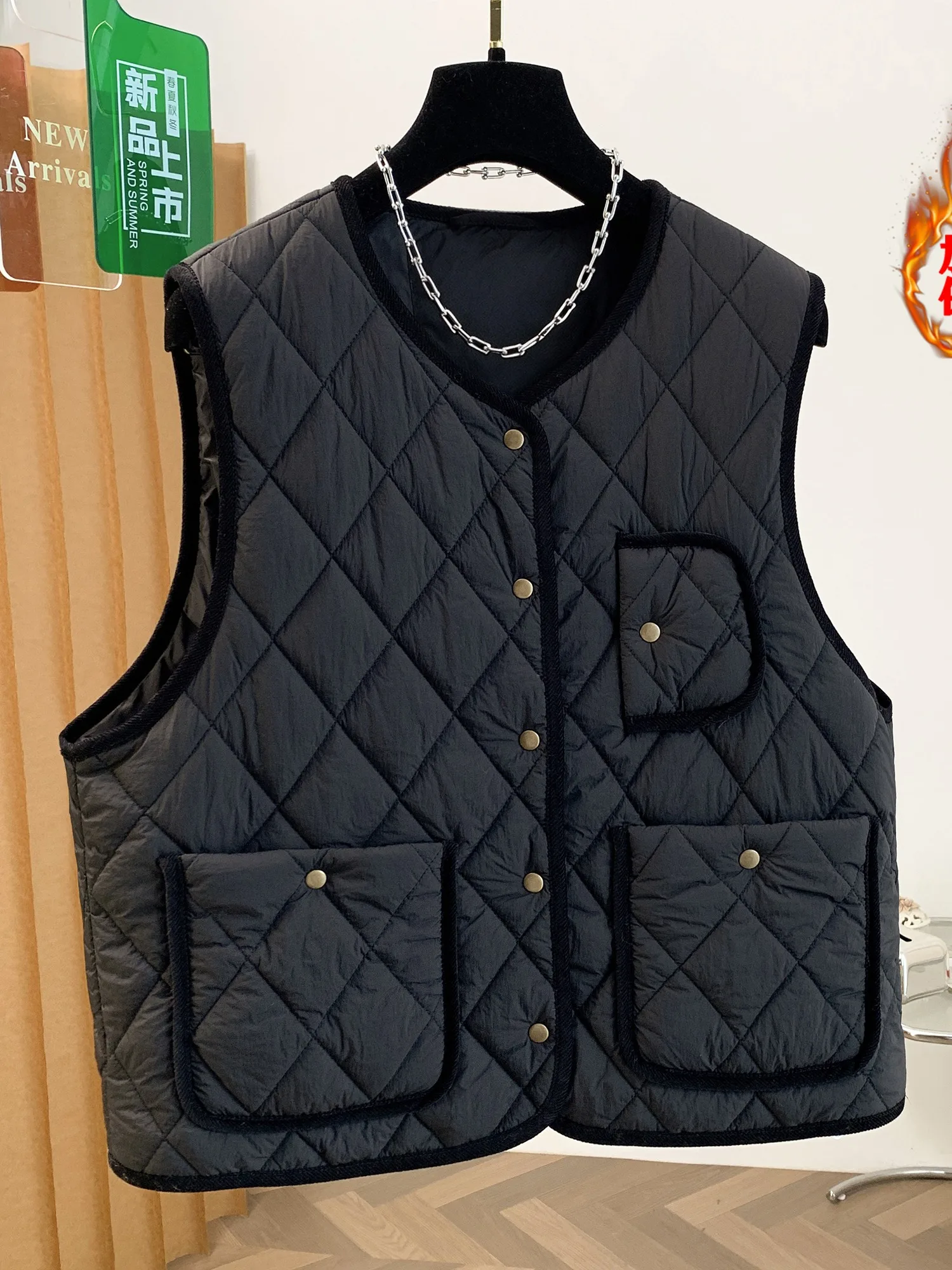 Warm Fashionable Black Diamond Pattern Cotton Vest Women's Winter Jacket Thickened Inner Cotton Sleeveless Outerwear