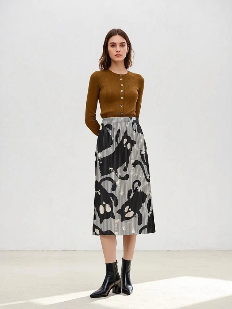 

Miyake Pleated 2025 Half Skirt Pleated Women's Spring and Summer New High Waisted Hip Hugging Pleated Women's Mid To Long Skirt