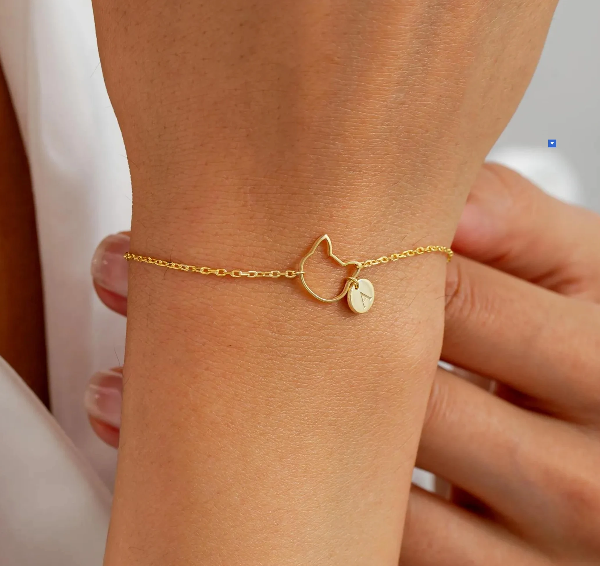 

Kkjoy Custom Cat Face Disc Initial Bracelet Engraved Initial Paw Print Stainless Steel Bracelet Gift Pet Lover Mother's Day Gift