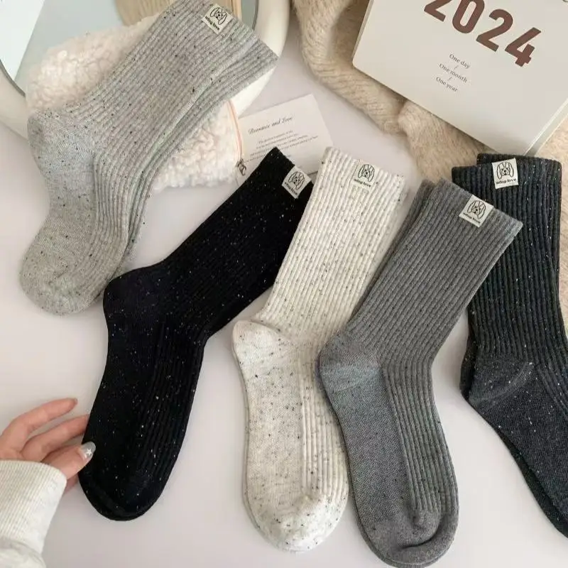 1/5 Pairs Frauen Herbst Winter Kleine Hund Muster Mitte Rohr Socken Modische Koreanische Stil Weiche Bequeme Alle Saison Casual socken – Detail 4