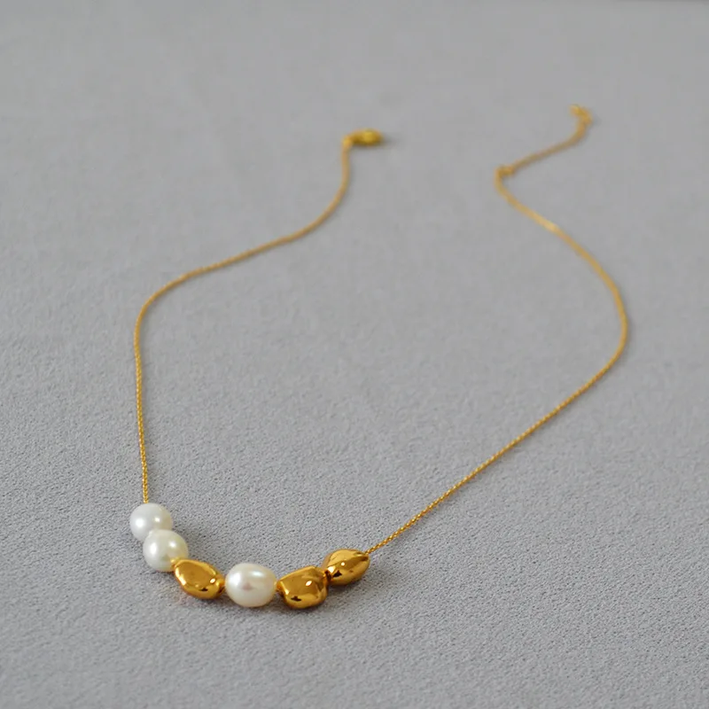 

New Japanese Style Classic Design Irregular Baroque Freshwater Pearl Small Metal Bean Simple Temperament Necklace Clavicle Chain