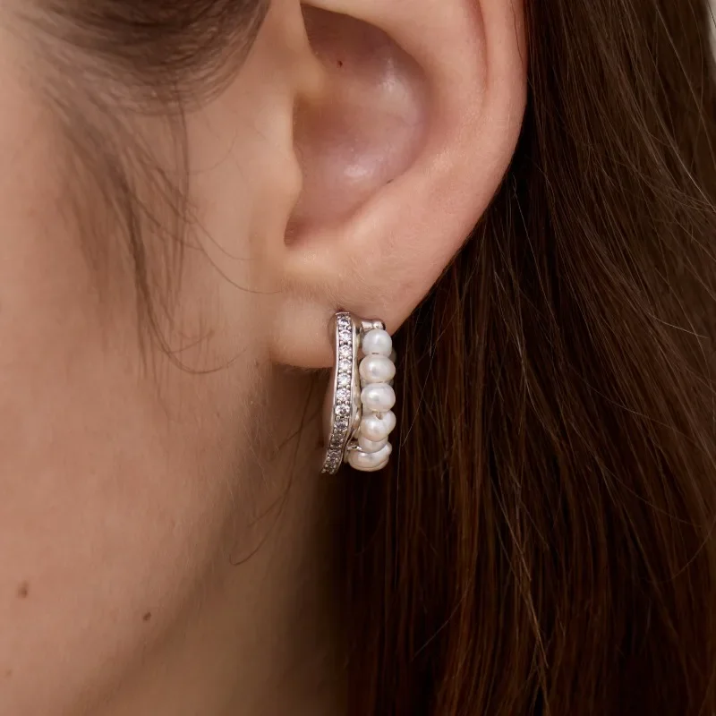 

[The Same Style As The Star] Light Streamer Small Stud Earrings, Light Luxury Earrings, Silver Earrings, Niche High-end Pearl Ea