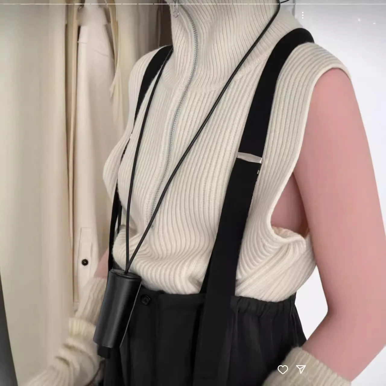 

Gagarich Autumn New Japanese Lazy Style Stand Up Collar Sweater Vest Loose Silhouette Warm Casual Knitted Vest Women