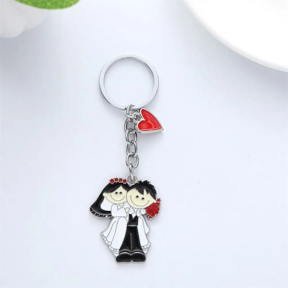 Lovely Enamel Bride Keychains Wedding Dress Heart Love Bridegroom Keychains Metal Cartoon Couple Key Ring Souvenir