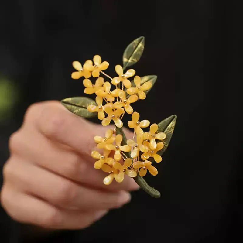 Chinese Style Hanfu Cheongsam Wedding Accessory Yellow Osmanthus Flower Brooch Pearl Detail Handmade Retro Lapel Pin For Women