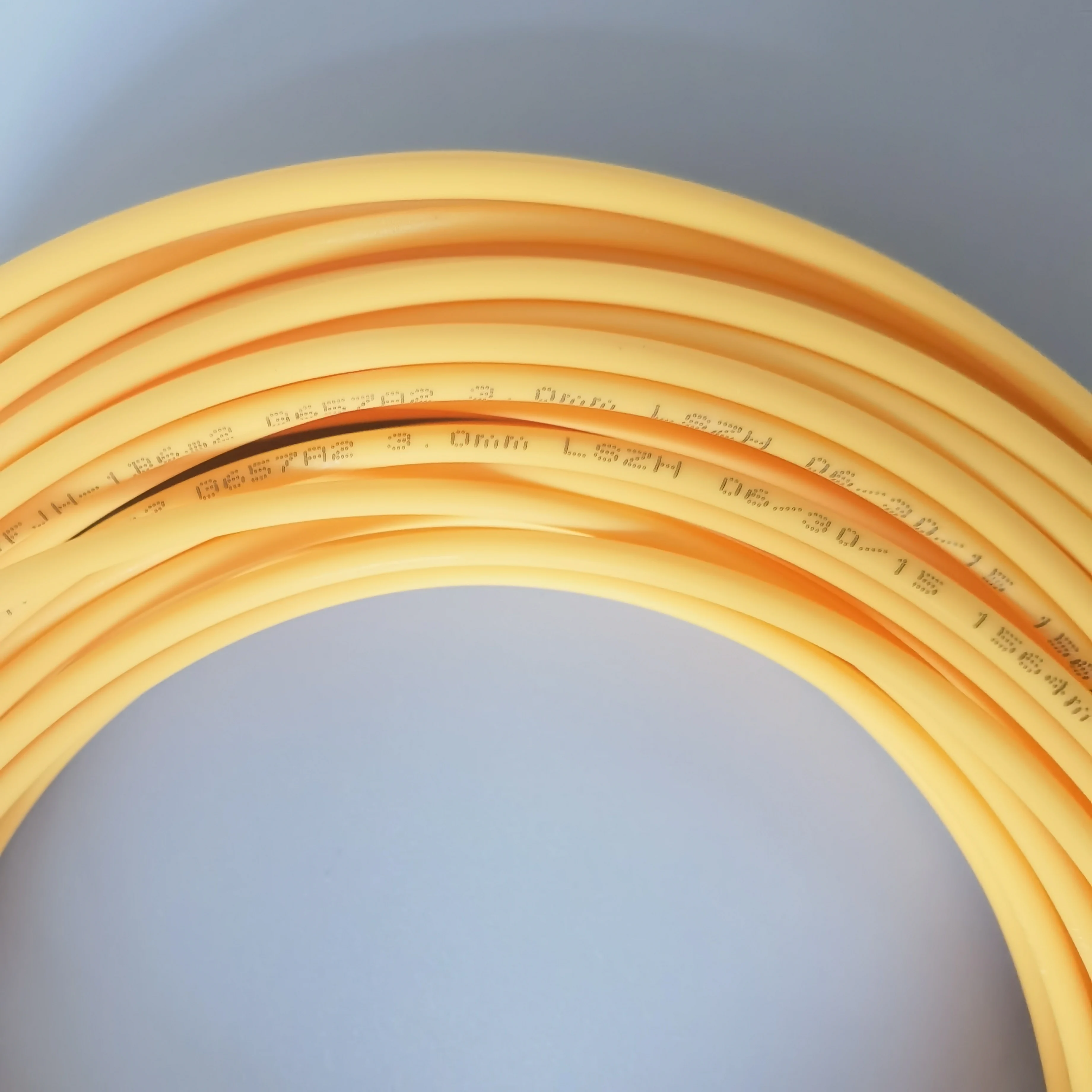 عرض خاص 10 قطعة 30 متر كابل الألياف البصرية SC/APC-SC/APC داخلي FTTH تمديد كابل البسيط تحويل التصحيح الحبل