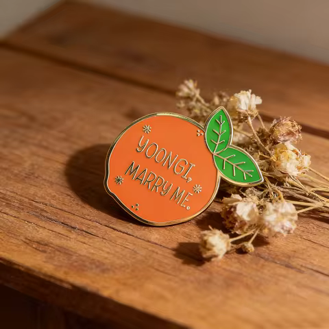Yoongi Marry Me Orange Enamel Brooch Korean Boy Band Singer Pin K-Pop Fan Collectible Gift Clothing Bag Fashion Accessory