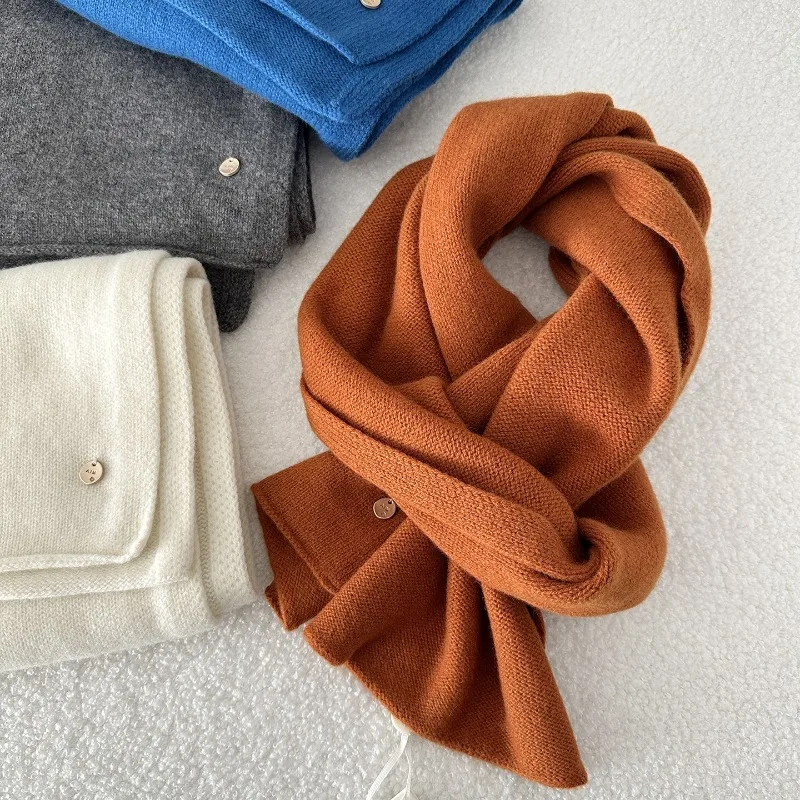 

Scarf is soft and skin-friendly with a metal buckle, single-colored, versatile, plain, and exudes a sense of understated luxury