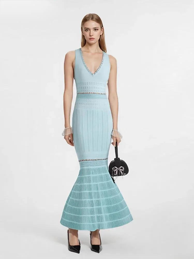 

Elegant Embroidered Flares Knit Dress Women's V Neck Sleeveless High Waist Slim Fit Dresses 2026 Summer New 17SS3RL