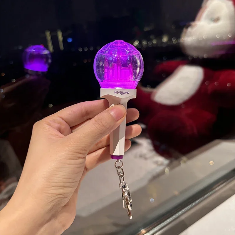 Kpop Mini Light Stick Yuqi Minnie Shuhua Miyeon Plastic Keyrings Never Land Lights Keychains with Batteries Gift Free Shipping