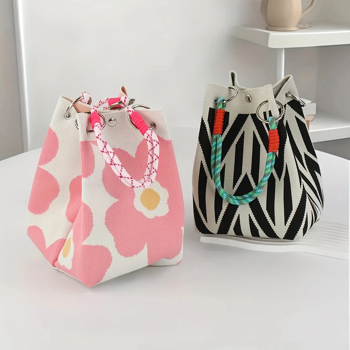Borsa portaoggetti da donna vintage in maglia floreale, leggera, con cinghie regolabili e anelli in metallo, chiusura a scatto per viaggi casual