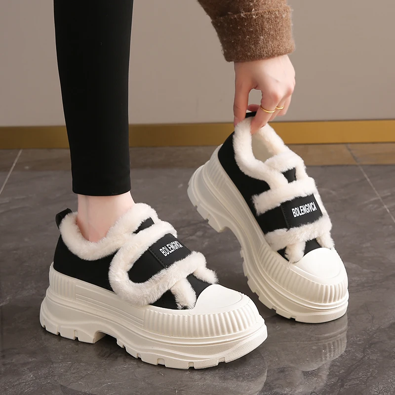 الأحذية النسائية 2024 الخريف/الشتاء مجموعة جديدة مع الأحذية القطنية السميكة المخملية والدافئة سميكة القاع أحذية كاجوال متعددة الاستخدامات