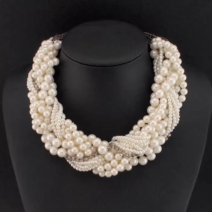 Retro multi-level exaggerated imitation pearl collarbone chain Korean version of luxury fashion banquet short necklace false col