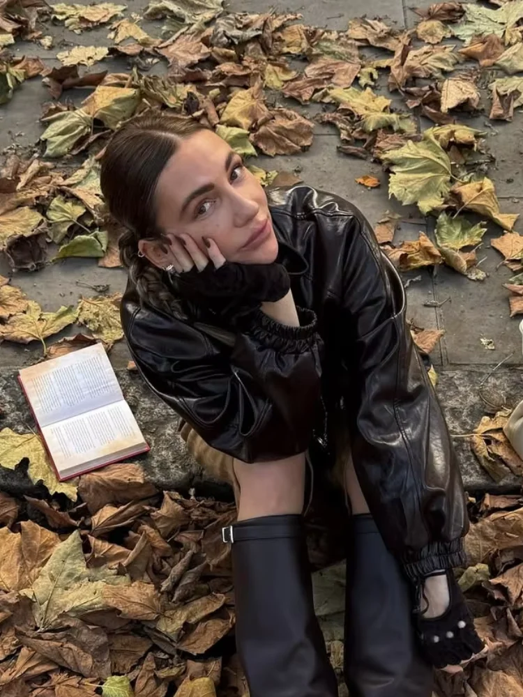 레트로 레이스업 광택 가죽 재킷 여성 패션 라펠 허리 조임 긴 소매 숏 재킷 여성 2025 출퇴근 아우터 신상