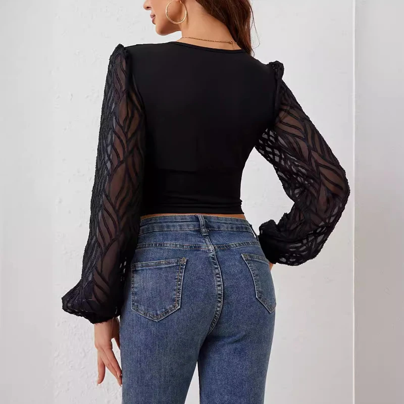 Blusa corta de malla de manga larga con cuello en V para mujer, Camisa corta informal de encaje de Color sólido elegante, Top ajustado para fiesta 2026