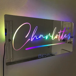 Luz LED de espejo con nombre personalizado